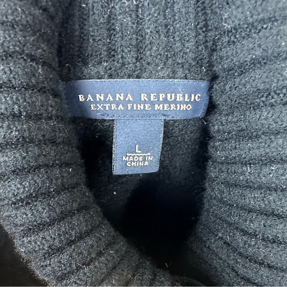 Banana Republic Extra Fine Merino Wool Cable Knit Turtleneck Sweater - Picture 4 of 8